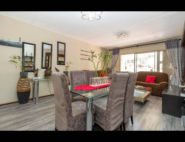 2 bed property to rent in SHARONLEA